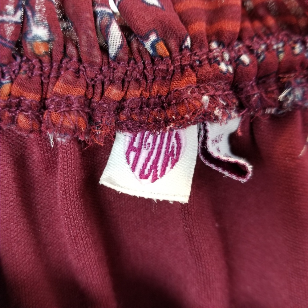 AUW Women’s Burgundy Medium Floral Cold Shoulder - Picture 3 of 8